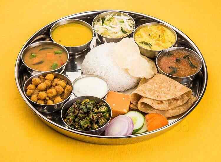 Special Thali - Dal Makhani,Matar Paneer,Raita,Rice,4 Butter Roti,Salad,